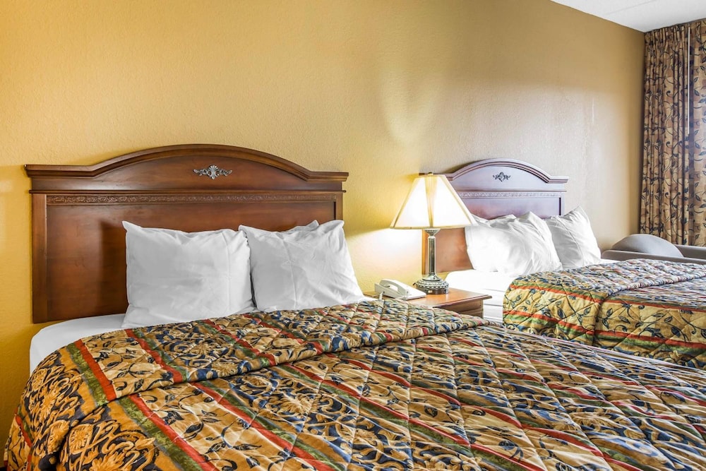 Suburban Extended Stay Warner Robins 18/35