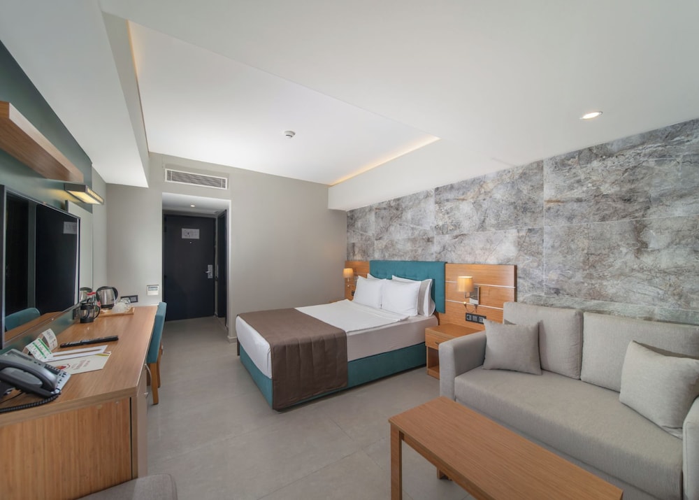 Ambrosia Hotel Beach & Spa 20/70