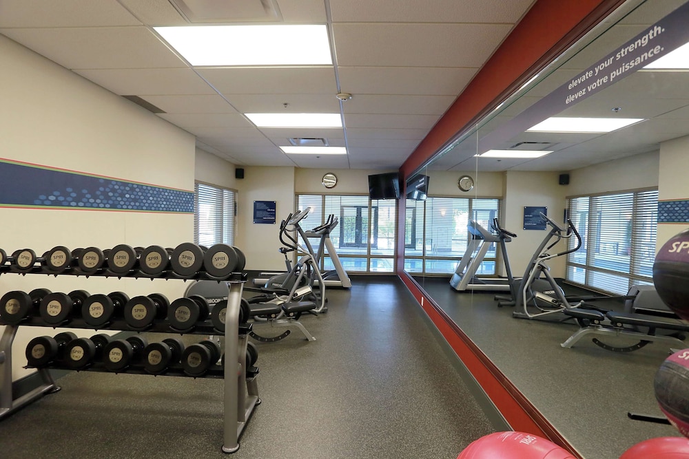 Hampton Inn and Suites by Hilton Laval 38/71