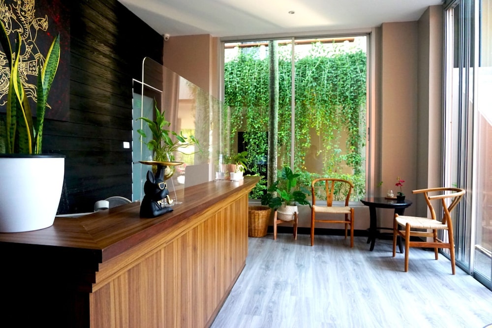 THE SIGNATURE PHUKET RESORT AND RESTAURANT 10/70