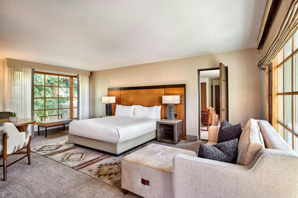 1 Bedroom, Suite, King Bed, Sofa, Sun Deck, Patio