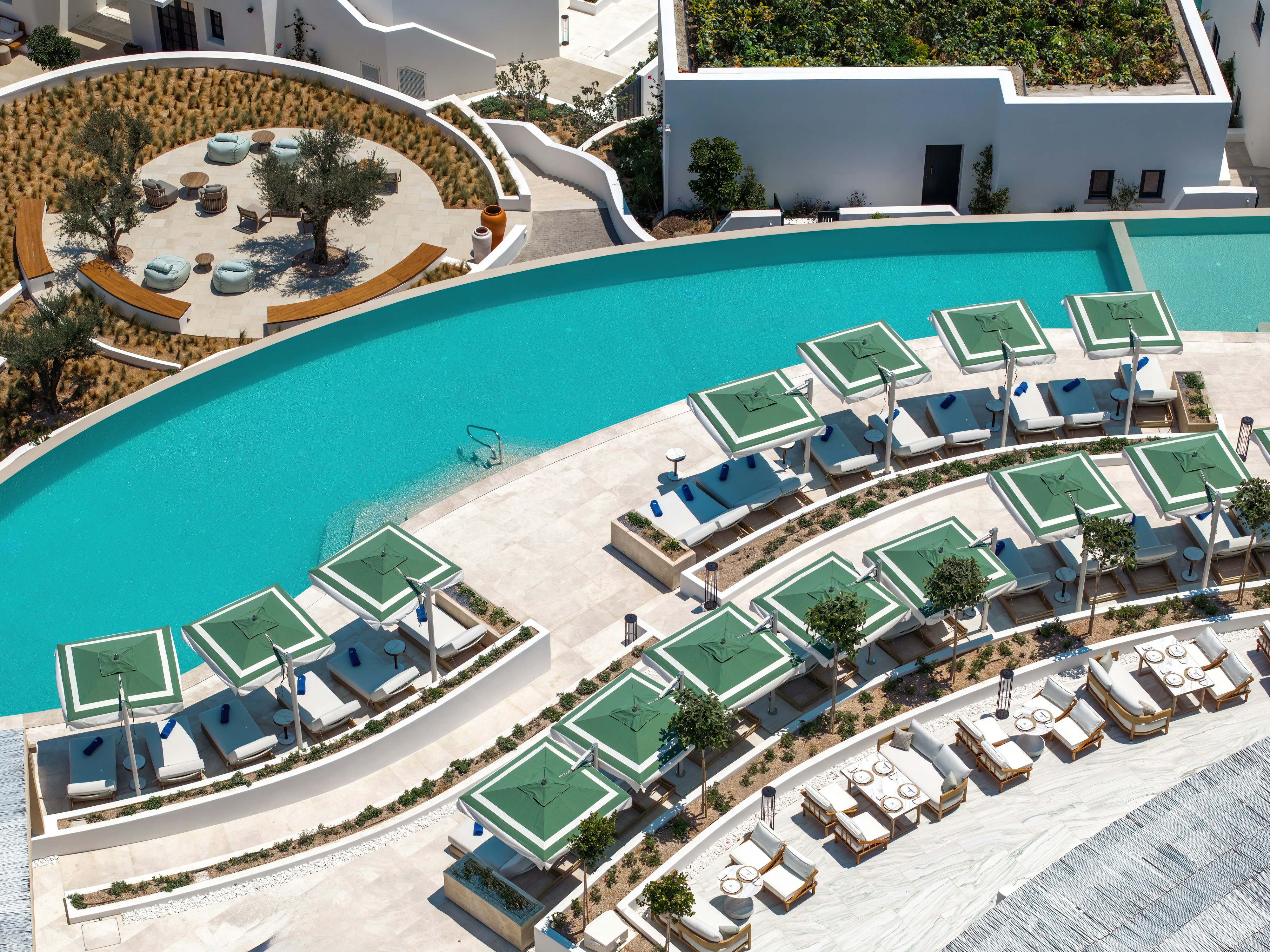 Sandblu Santorini, LXR Hotels & Resorts 35/37