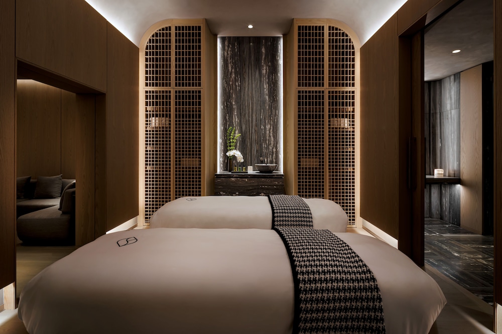 Fairmont Century Plaza Gold Experience 18/73