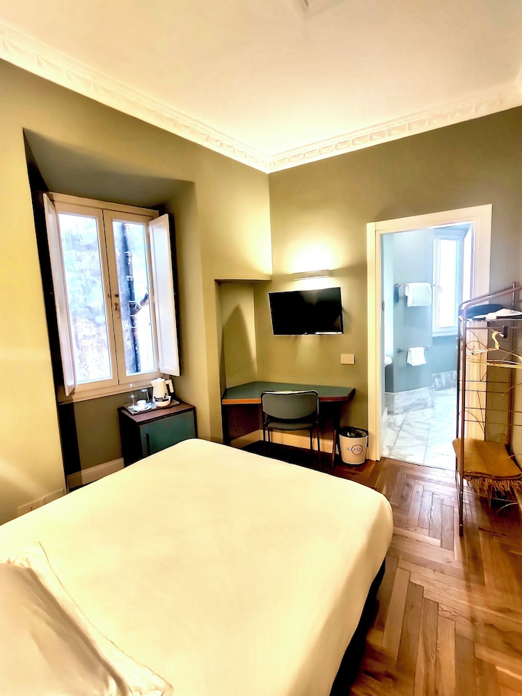 BASIC, SINGLE, LARGE SINGLE BED