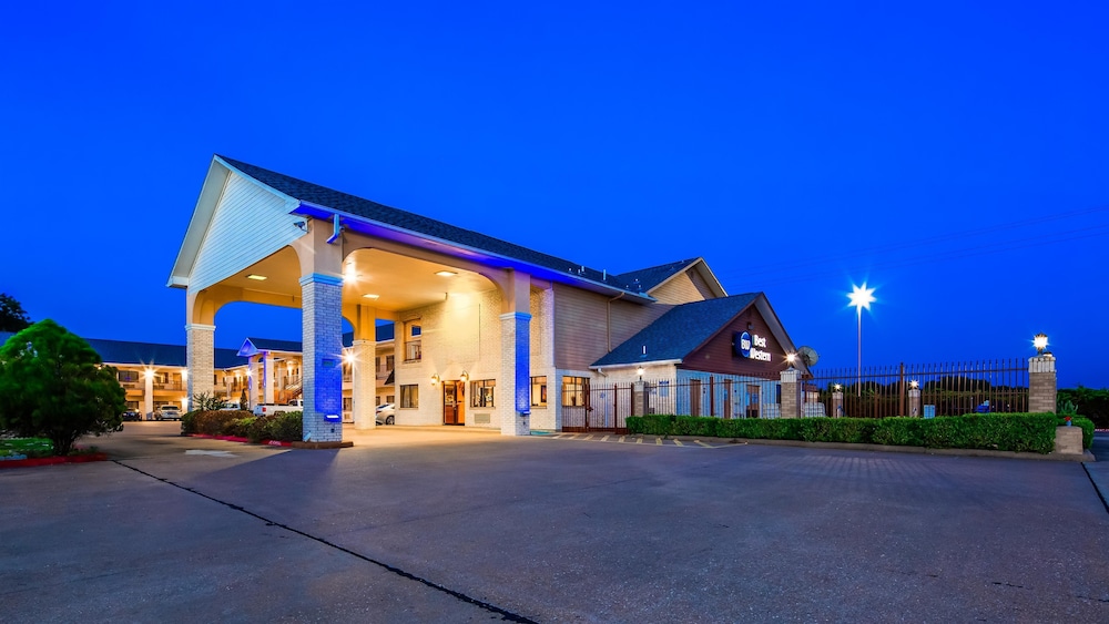 Days Inn by Wyndham Navasota 50/60