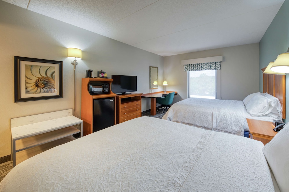 Hampton Inn Wilmington - University Area/Smith Creek Station 17/72