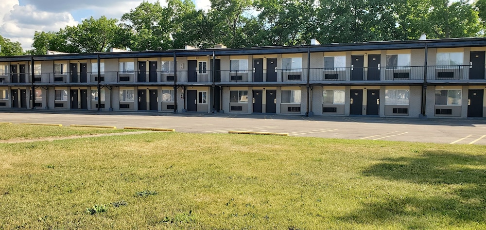 Travelodge by Wyndham Livonia/Canton/Novi Detroit Area 19/22