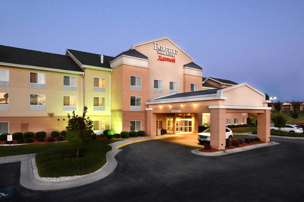 Fairfield Inn Suites Wytheville 1/36