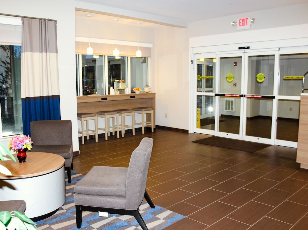 Microtel by Wyndham Penn Yan Finger Lakes Region 13/64