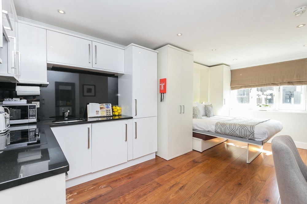 Chilworth Court 32/74