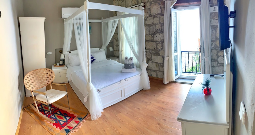 SUPERIOR, DOUBLE BED