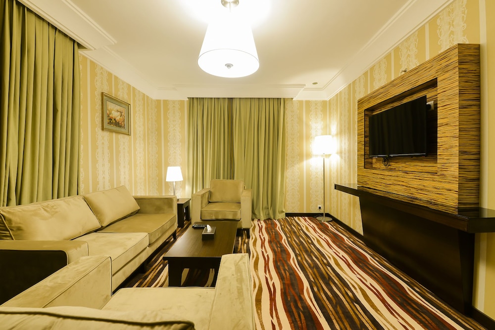 فندق كراون تاون(Crown Town Hotel) 30/46