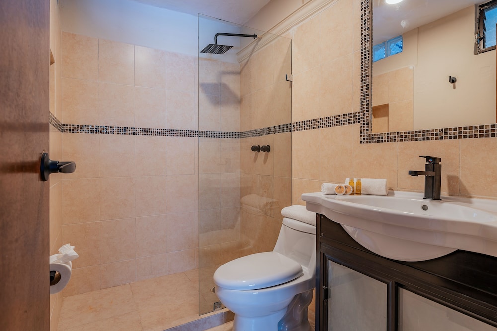 Hotel Brisas 5a AV 58/62