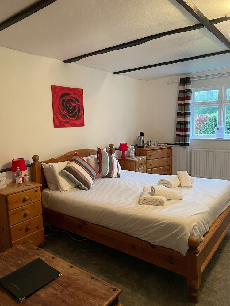 Garden, Standard, Queen Bed, Pet Friendly