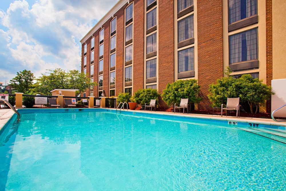 Holiday Inn Express Winston Salem Downtown West 1/56