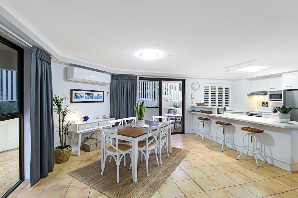 Coolum Caprice 52/76