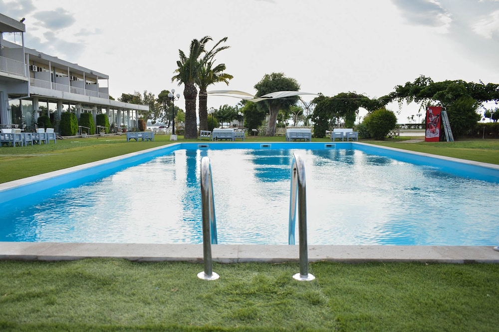 Theoxenia Hotel 67/91
