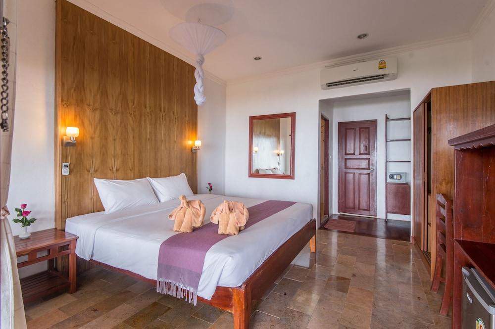 Twinbay Resort And Spa 15/69