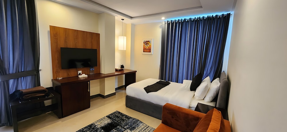 Pinemont Hotel Murree 35/57