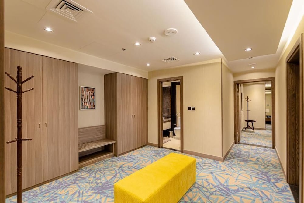 Lobby at Mena Plaza Hotel Albarsha, DUBAI