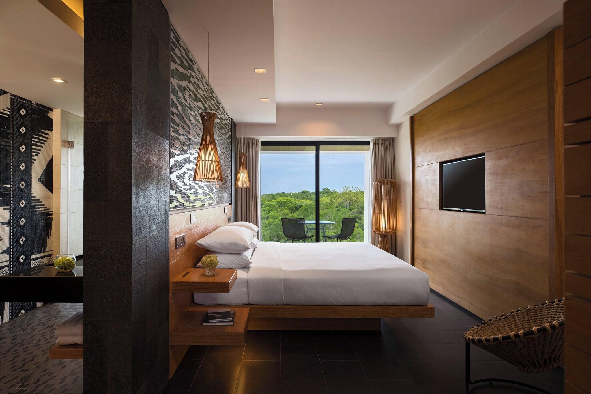 Room, King Bed, Garden View