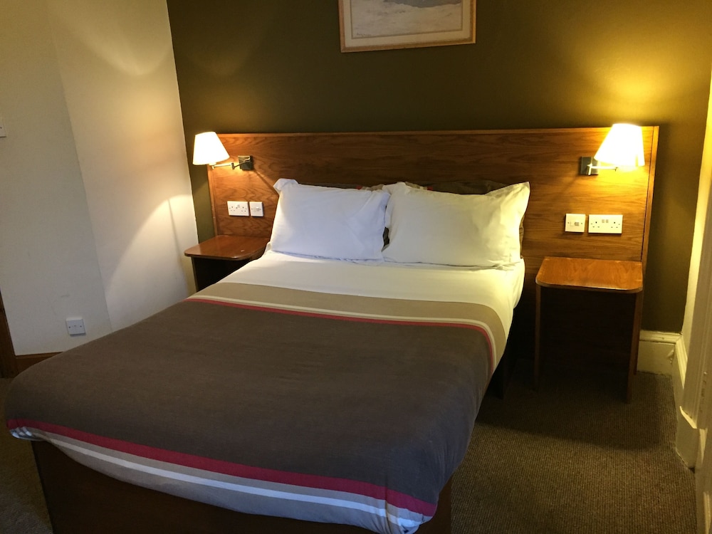 Edinburgh House Hotel 25/50