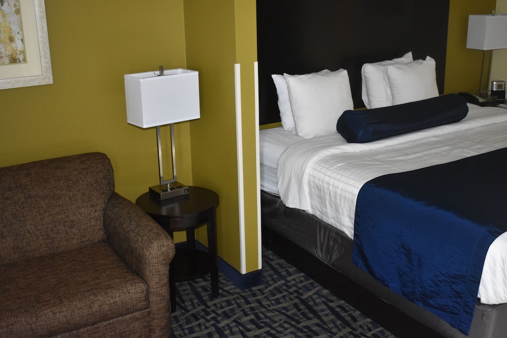 Best Western Plus Brunswick Inn & Suites 20/45