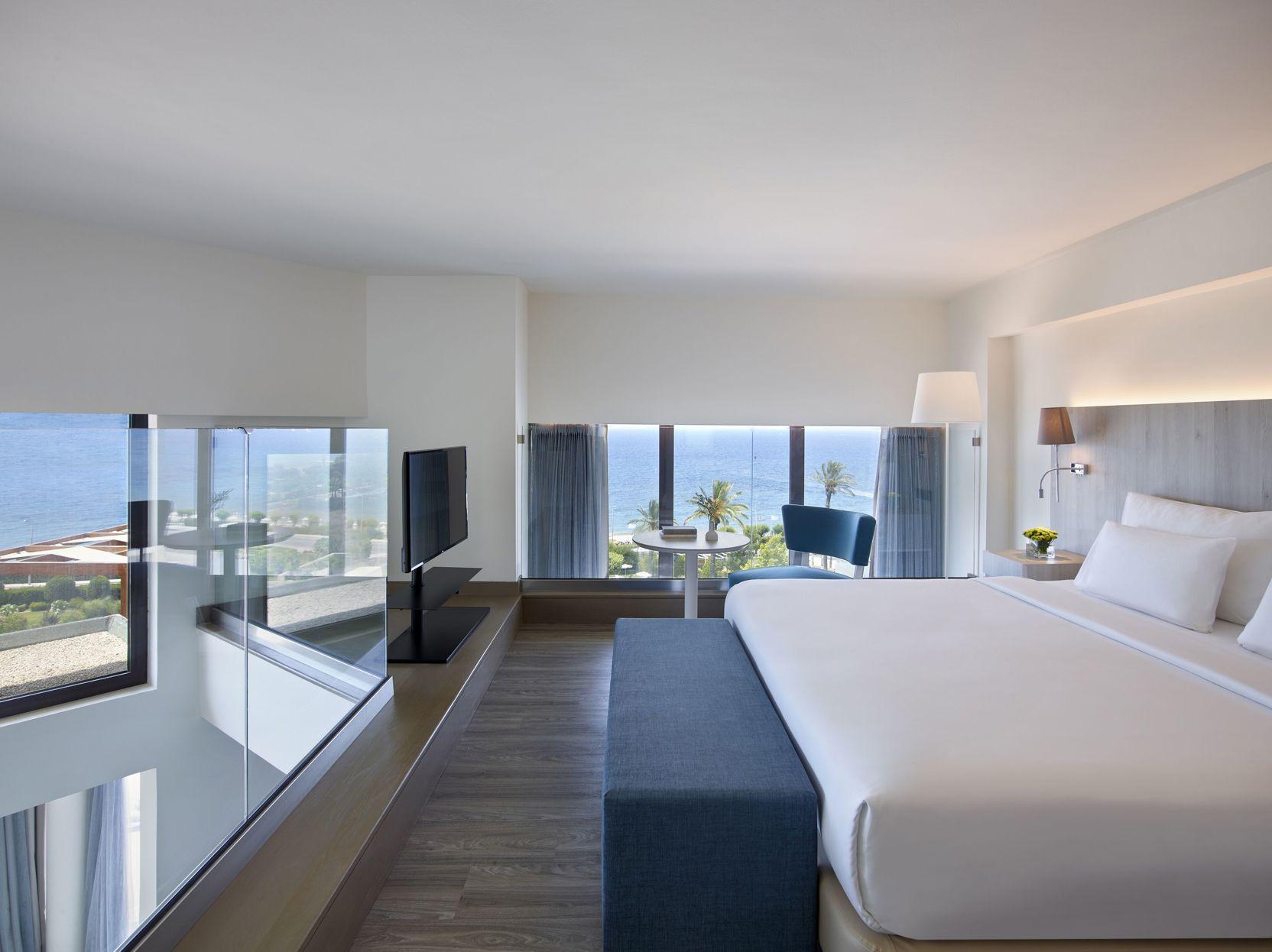 Suite, Sea View