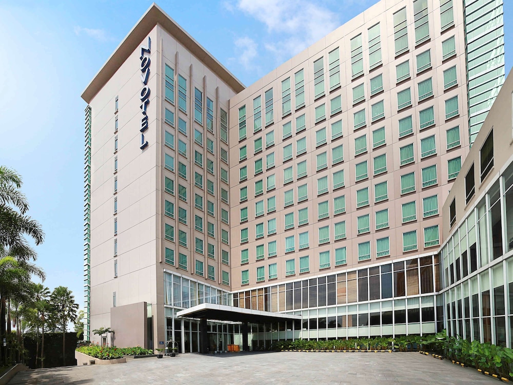 NOVOTEL BANDUNG 70/73
