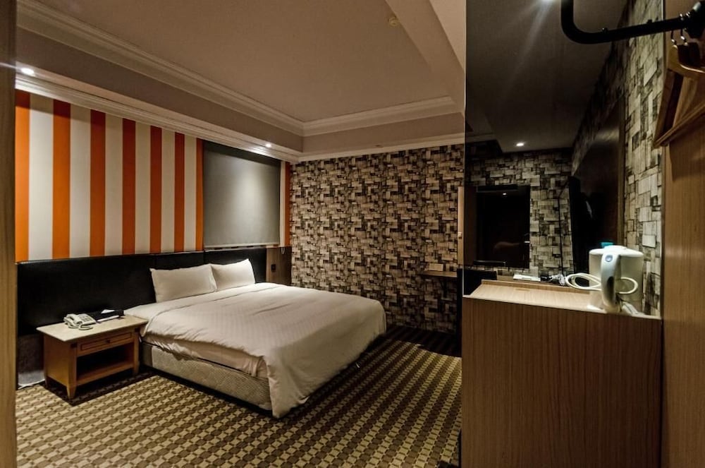 All Fun Business Hotel 8/46