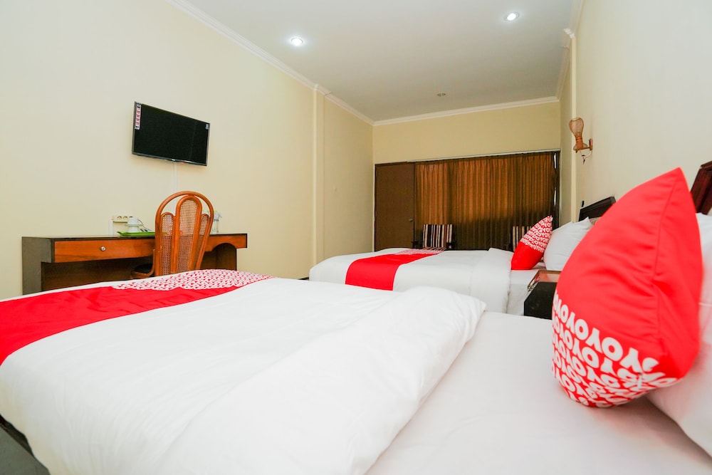 OYO 1652 Hotel Tampiarto 17/35