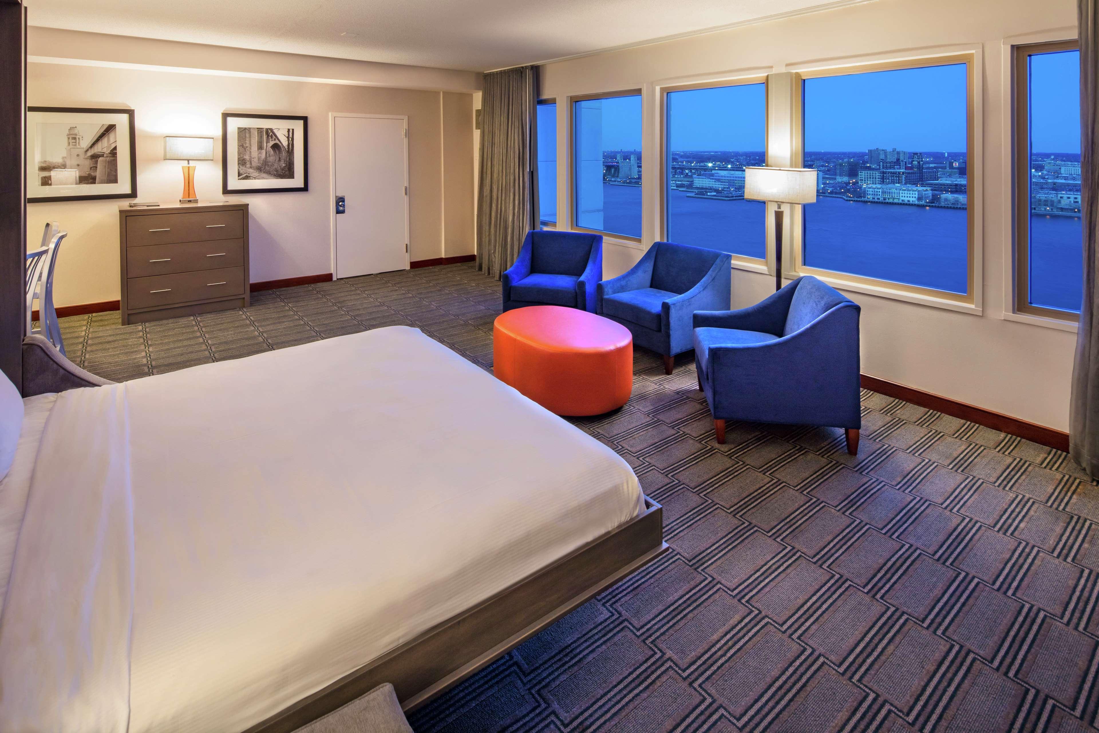Studio, King Bed, Executive Lounge Access
