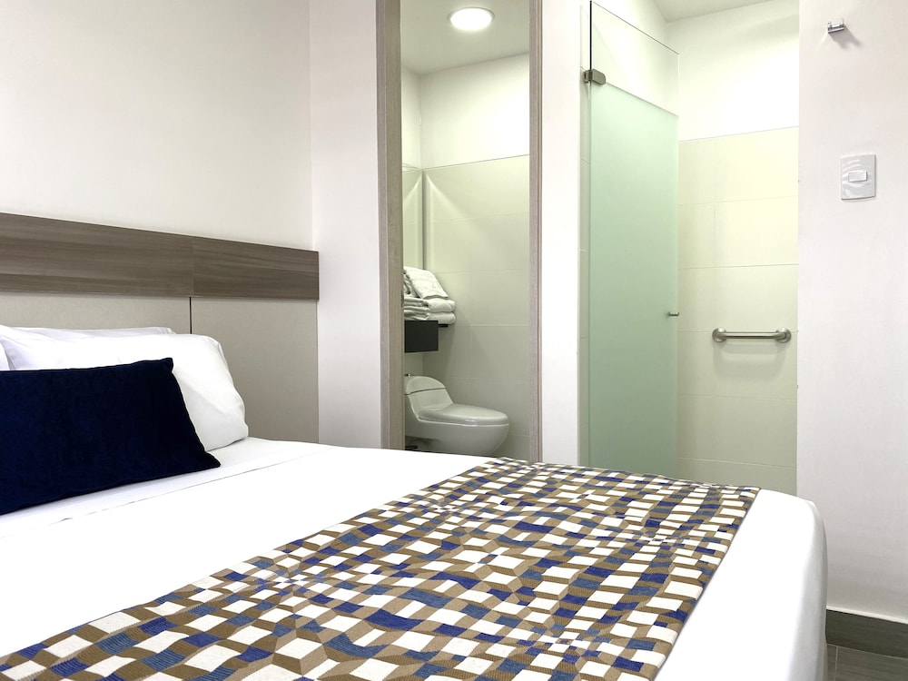 Seven Inn Hotel By Colombiaclick 50/50
