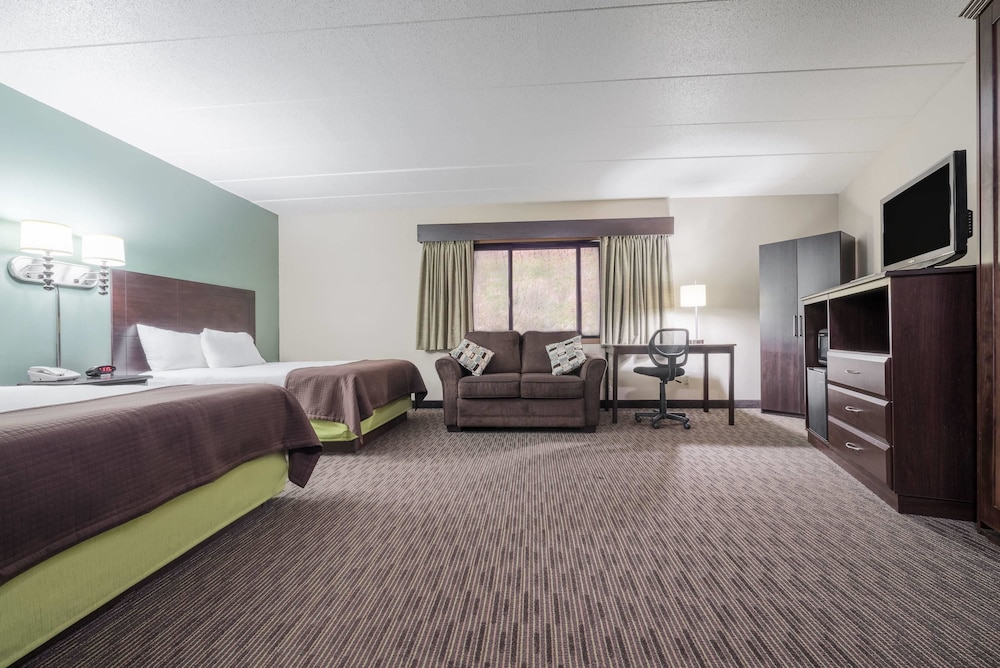 Americinn By Wyndham West Salem 12/26