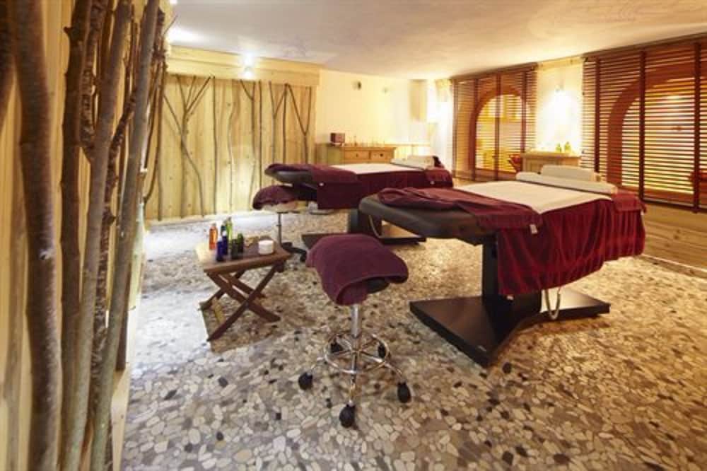 Hôtel & Spa - Châlet Mounier 26/40