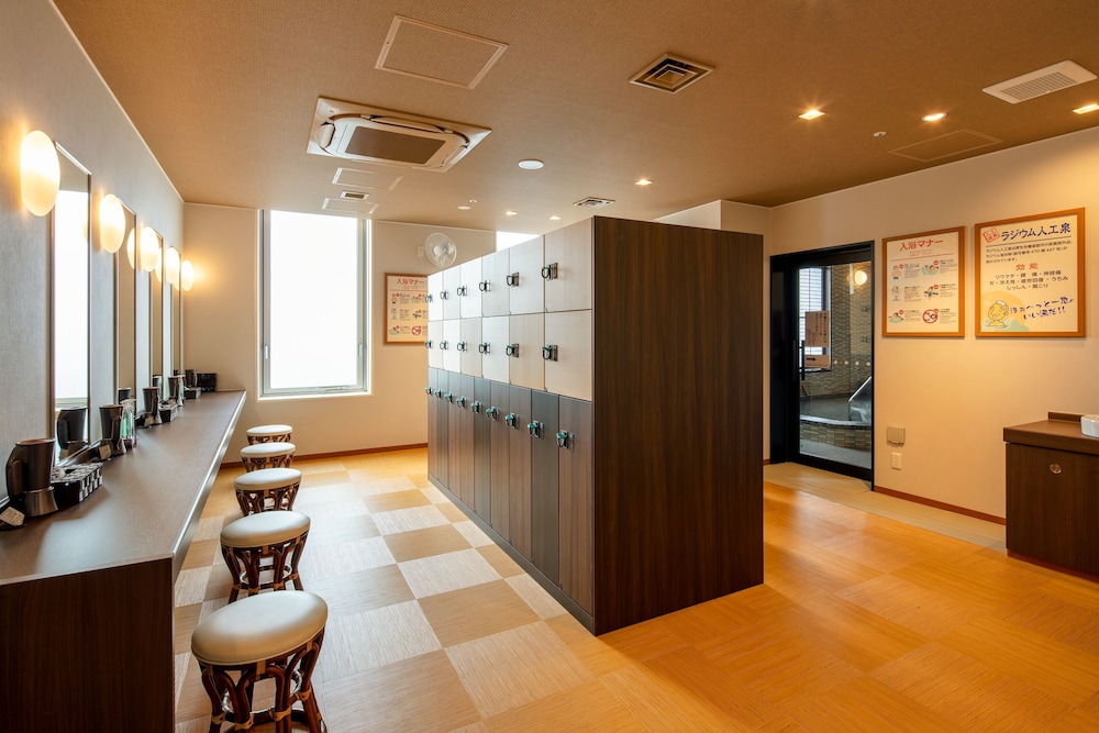 Takaoka Manten Hotel Ekimae 16/35
