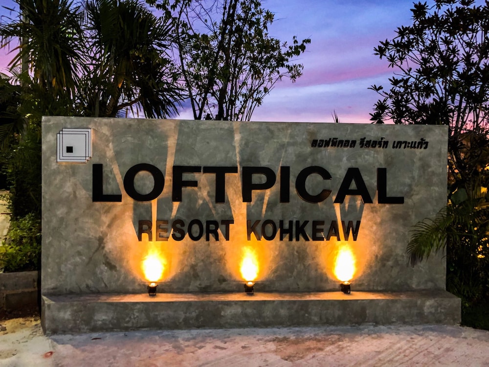 Loftpical Resort in Si Sunthon