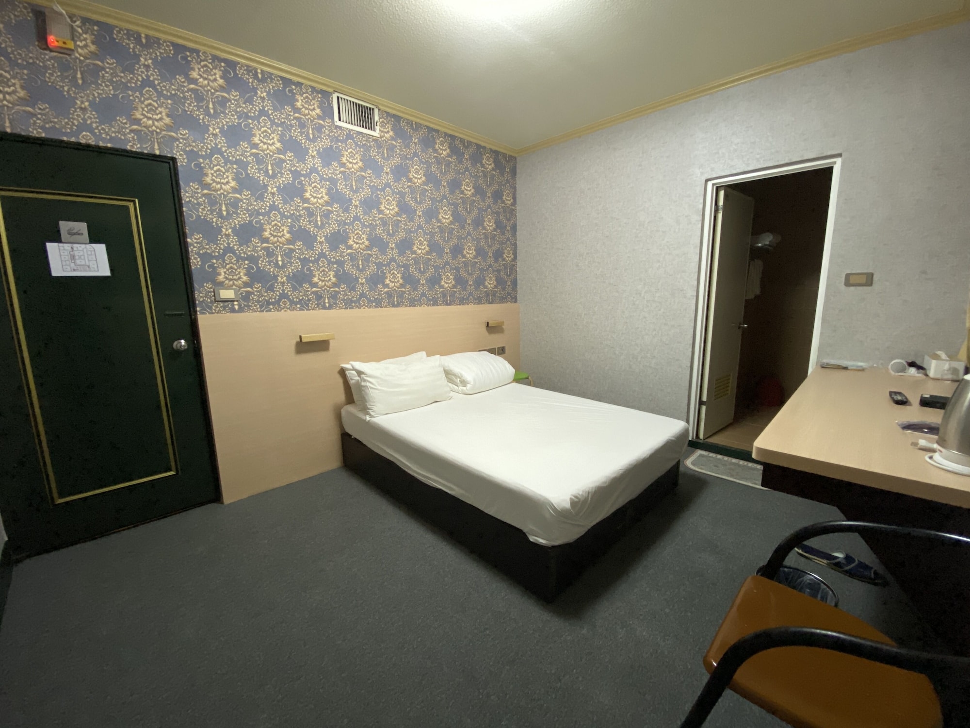 GRAND, DOUBLE BED