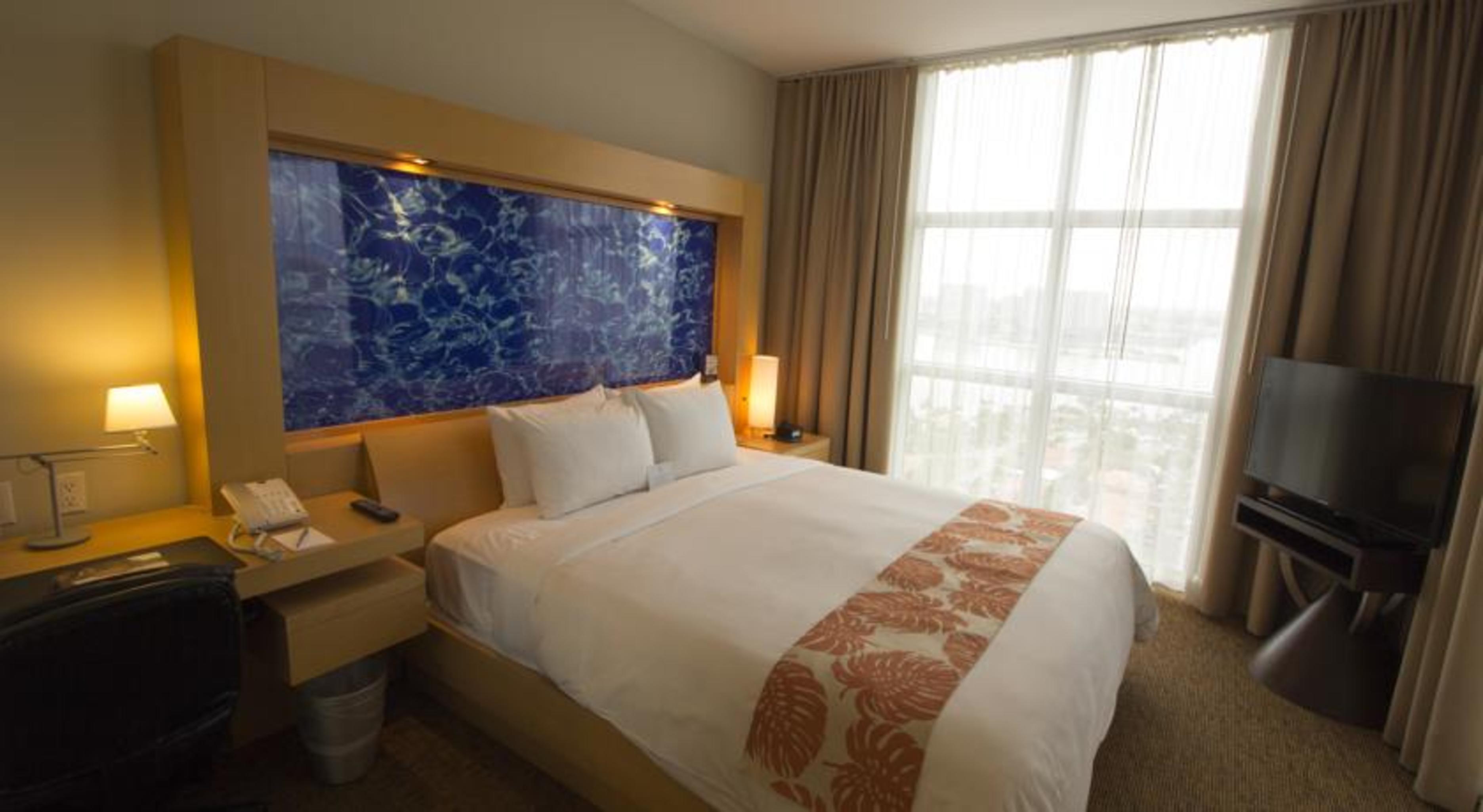 1 Bedroom, Deluxe, Suite, Bay Front