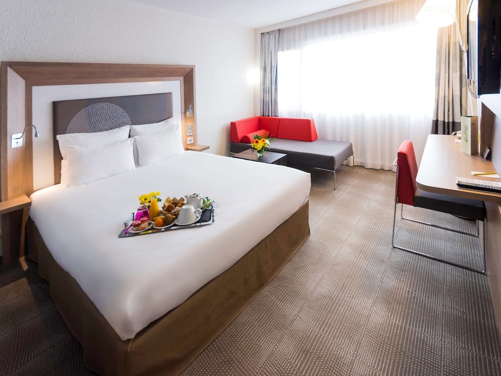 NOVOTEL CHARTRES 30/70