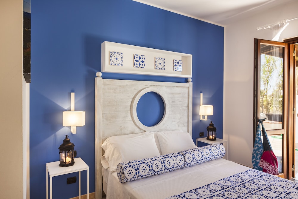 Deluxe, King Bed