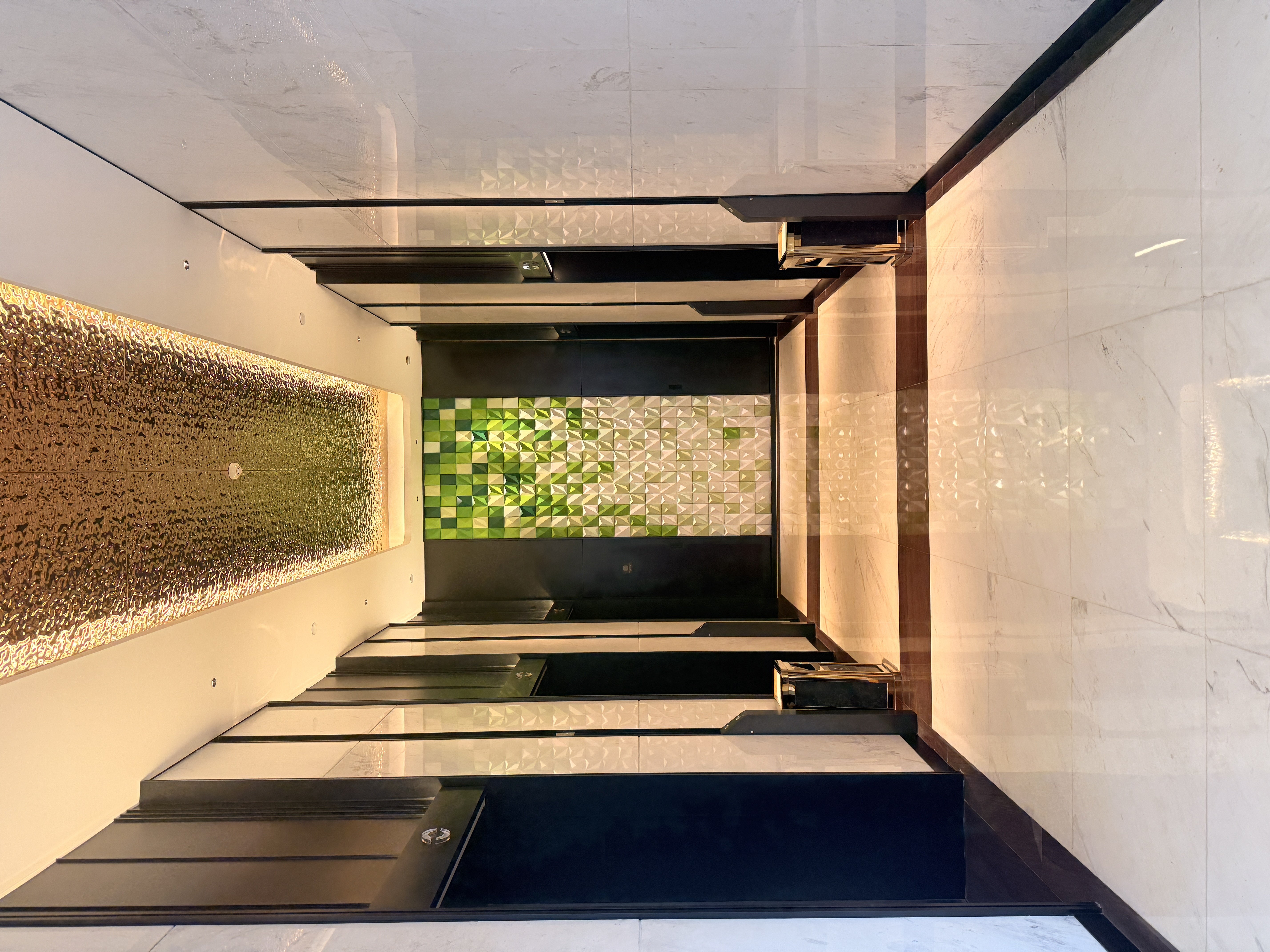 HOLIDAY INN SHIJIAZHUANG CENTRAL 20/77