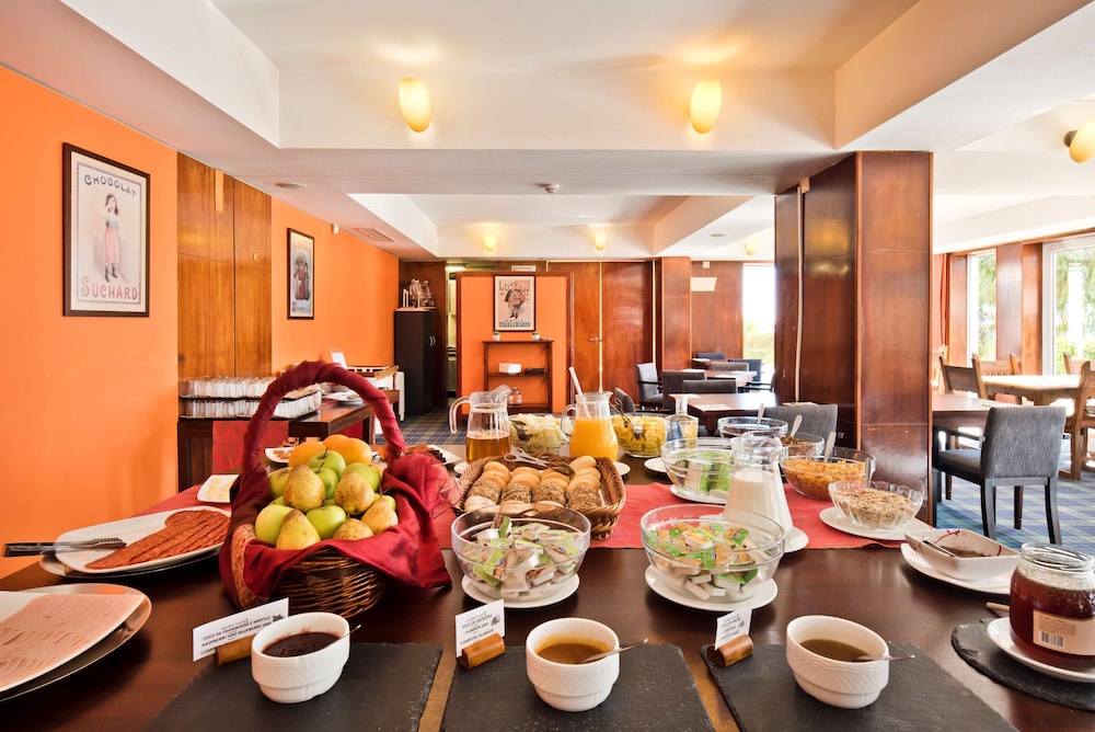 restaurant cafeteria