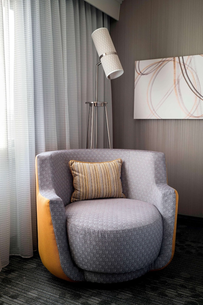 Sonesta Select Los Angeles Torrance South Bay 8/49