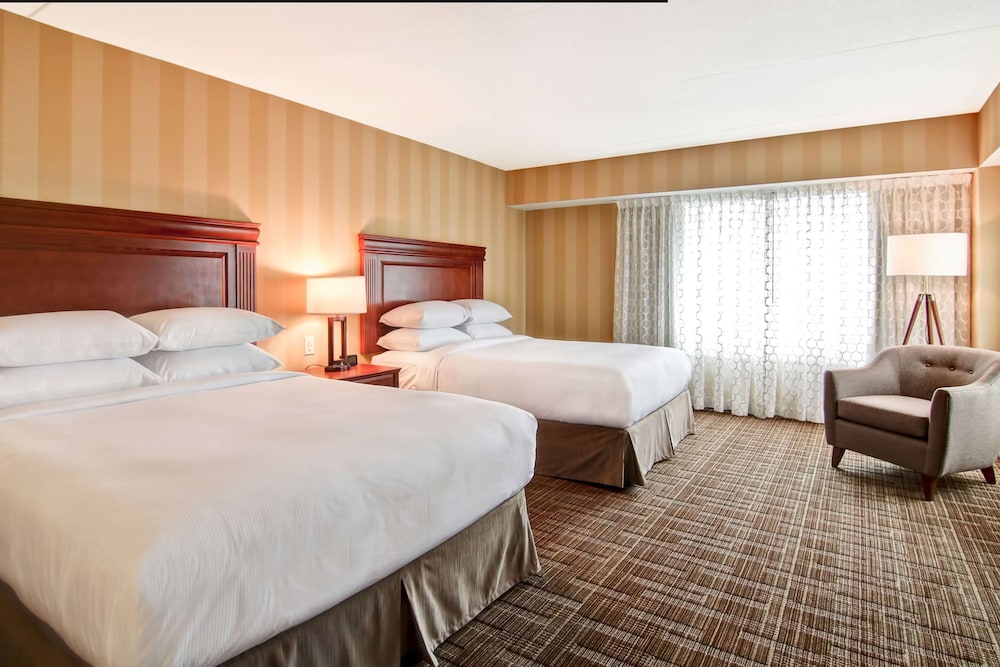 1 Bedroom, Suite, 2 Queen Beds, Sofa