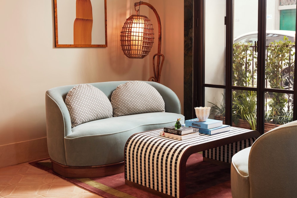 The Hoxton Florence 42/63