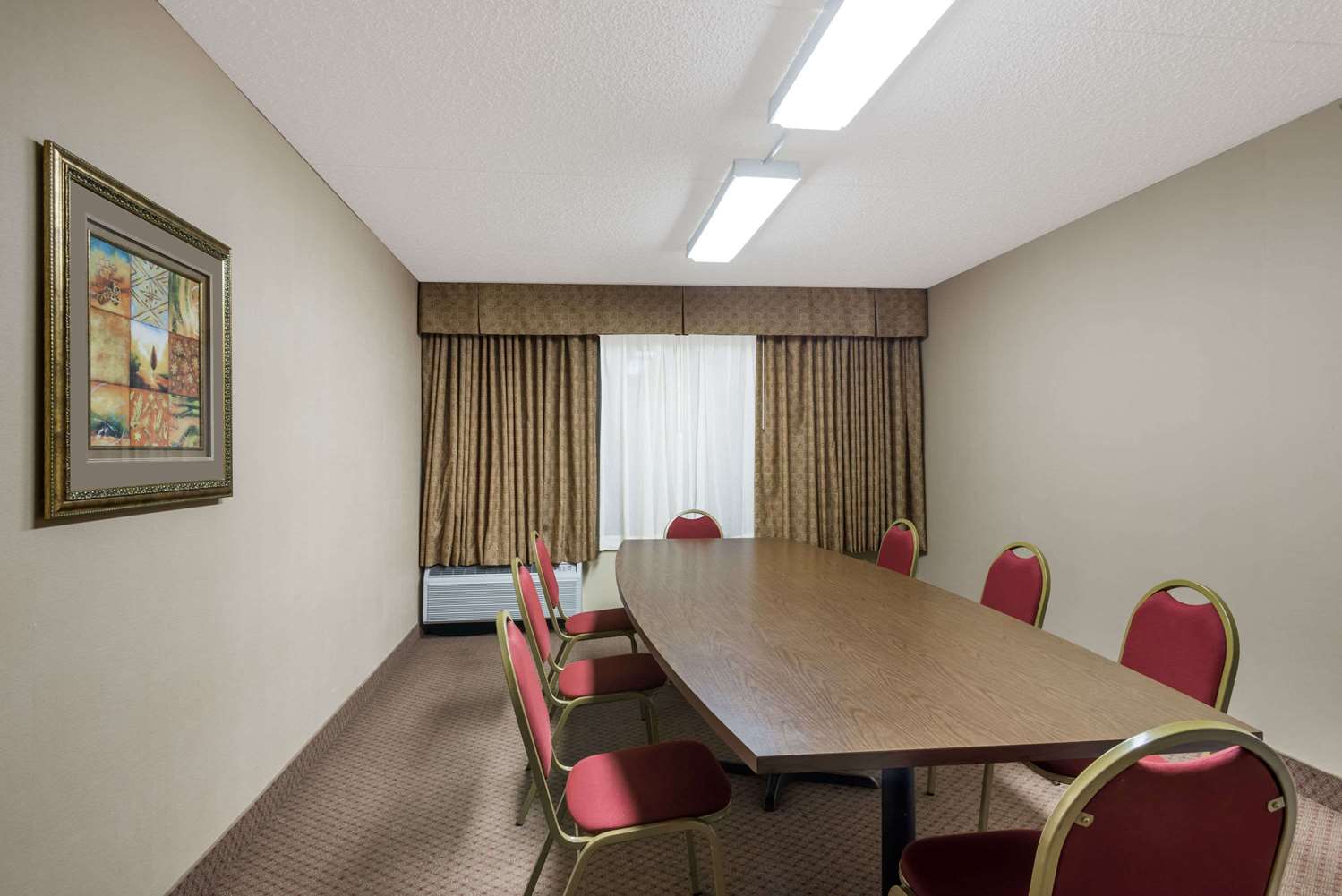 Ramada by Wyndham Watertown/Thousand Islands NY 26/37