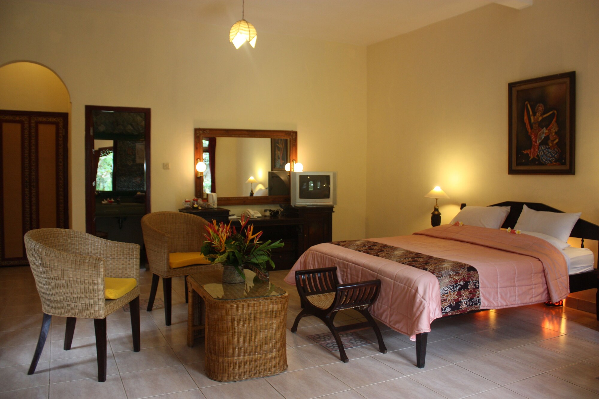 DELUXE, QUEEN BED, GARDEN VIEW
