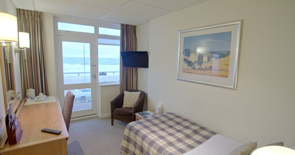Sandbanks Hotel 55/61