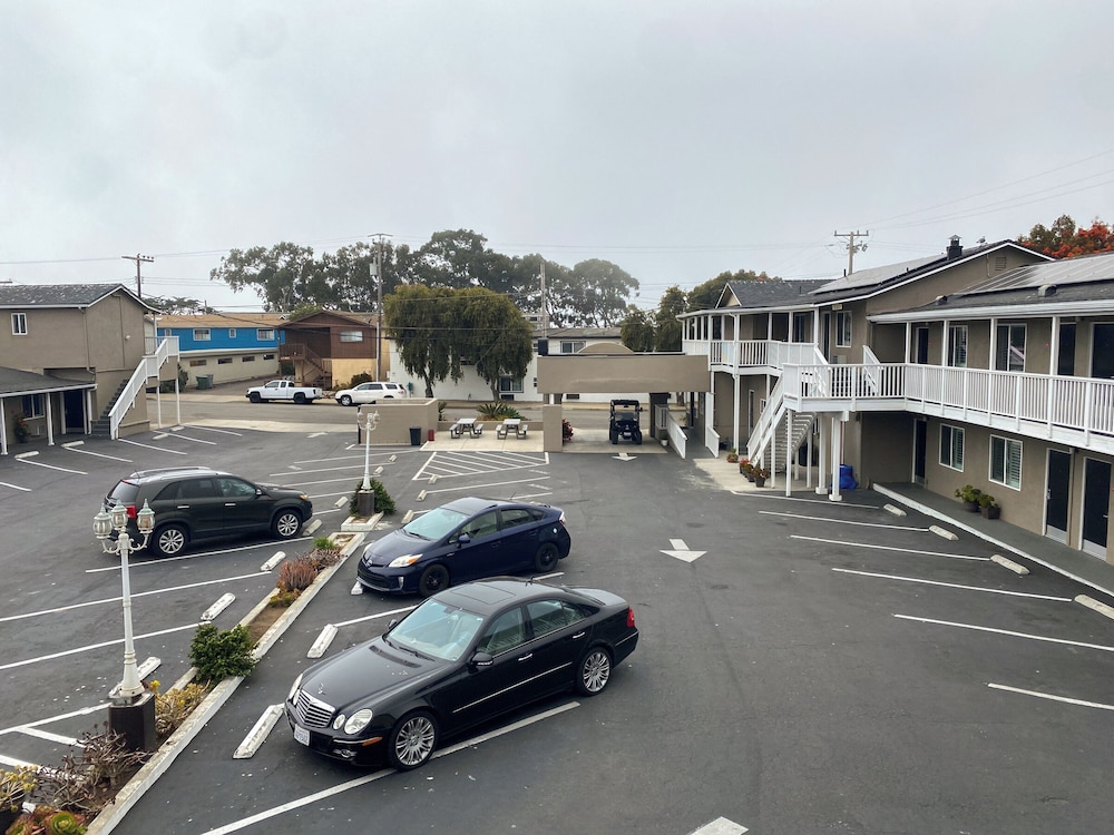 Rockview Inn And Suites 41/54